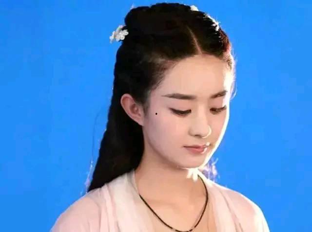 娱乐圈吃瓜赵丽颖,娱乐圈的瓜田，她如何成为焦点？